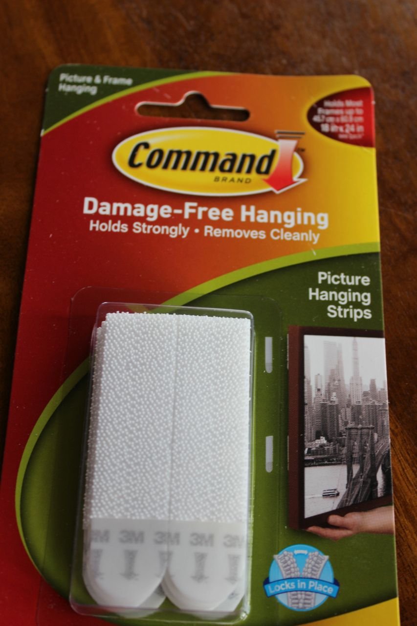 Hang things on wood - damage free! - Momcrieff